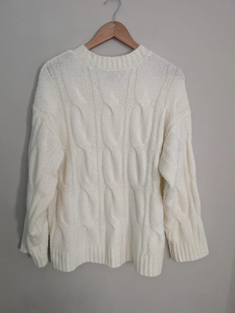 American Eagle Outfitters excellent super